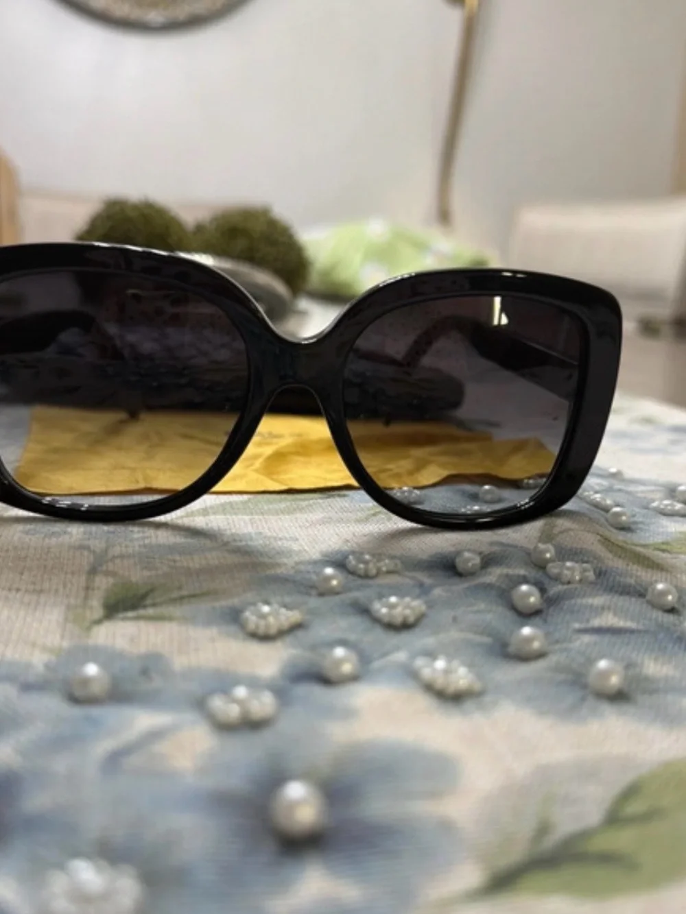 Fendi Black Oversized Square Sunglasses with Dark Gradient Lenses